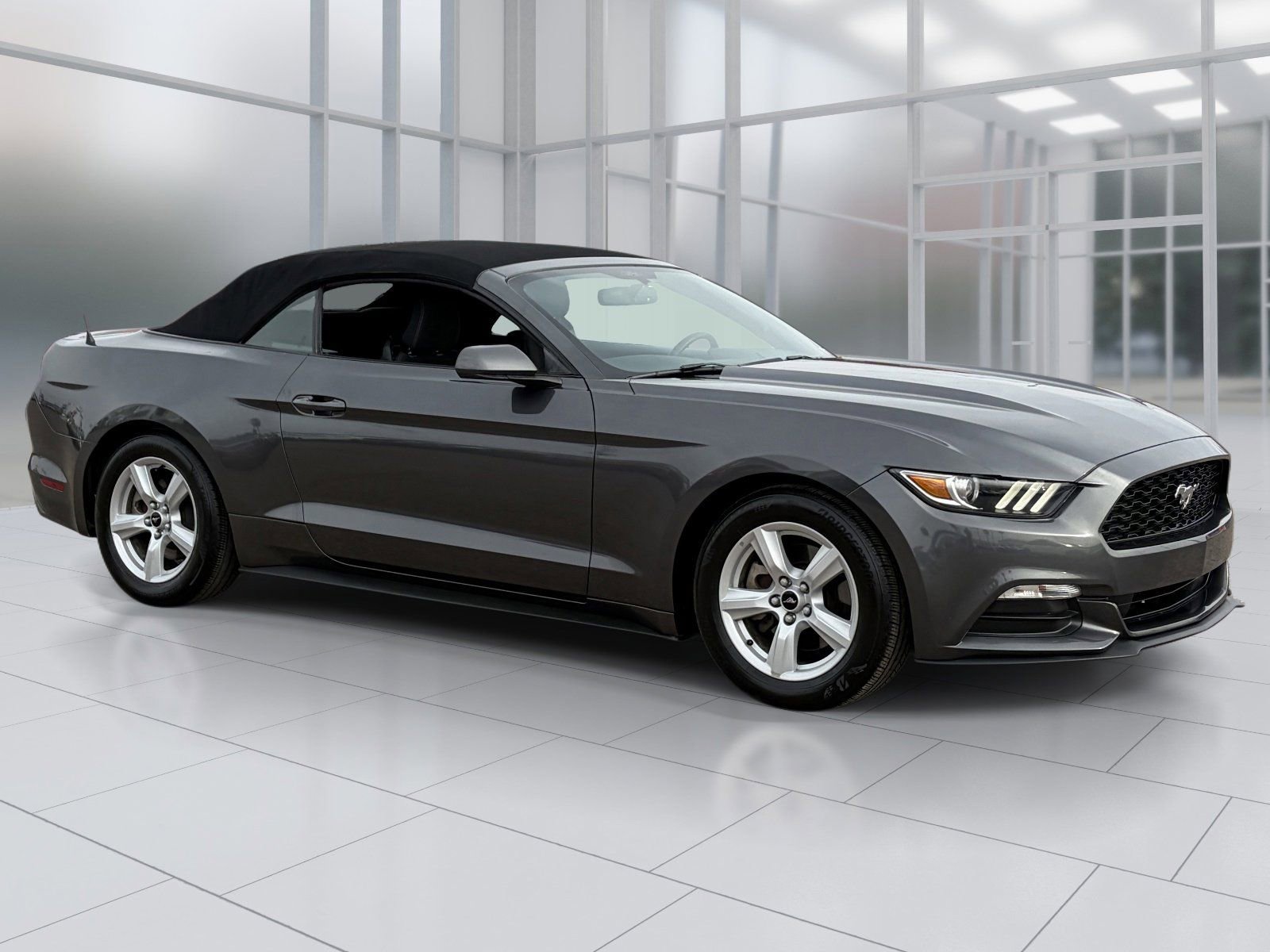 Used 2016 Ford Mustang Convertible image 8