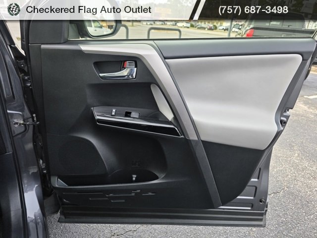 Used 2017 Toyota RAV4 Limited image 43