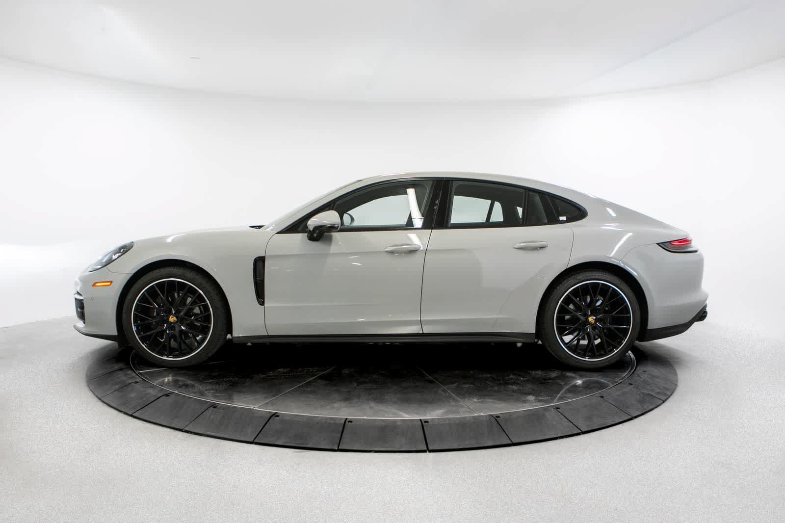 Certified 2023 Porsche Panamera RWD image 2