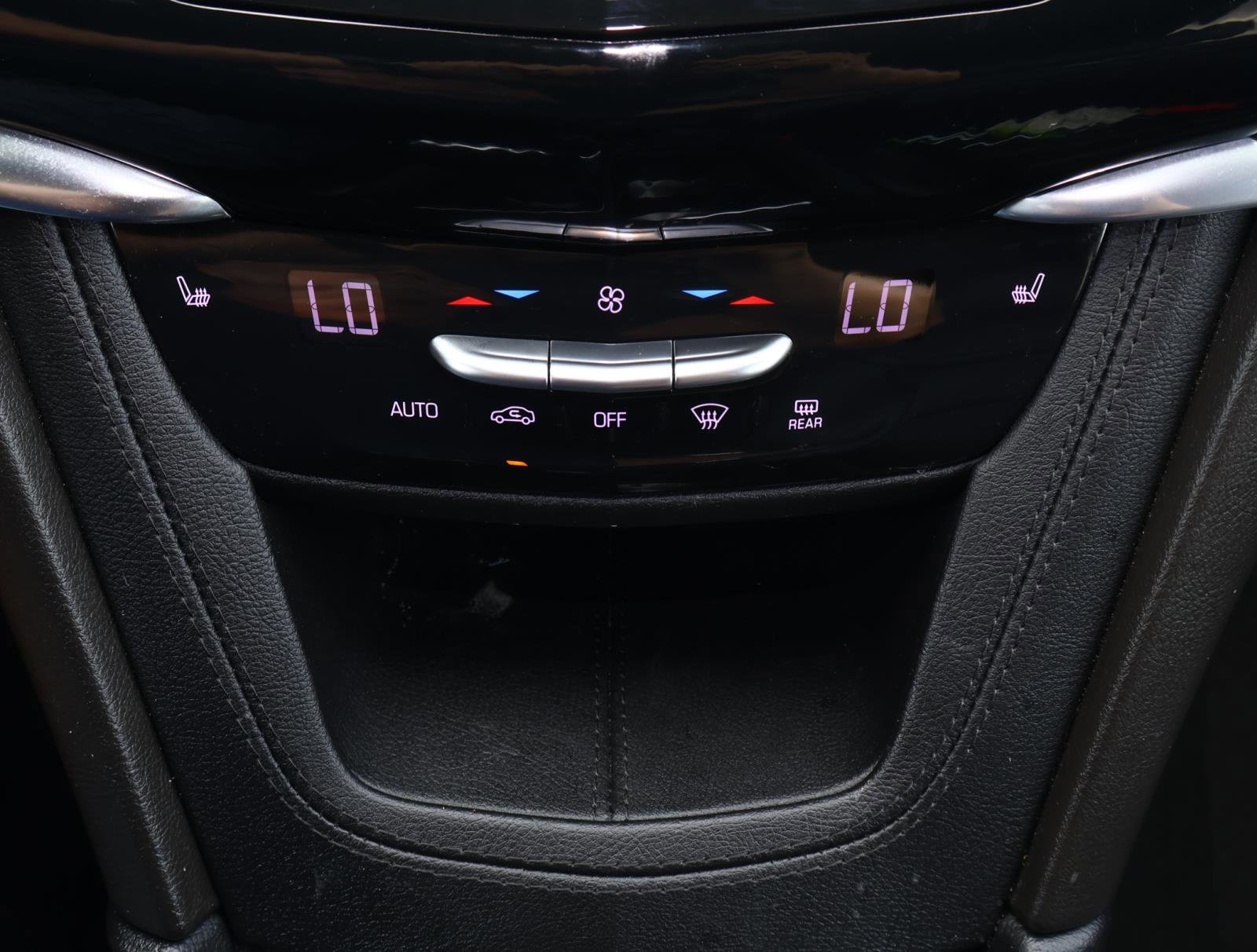 Certified 2022 Cadillac XT6 Sport w/ Technology Package image 32