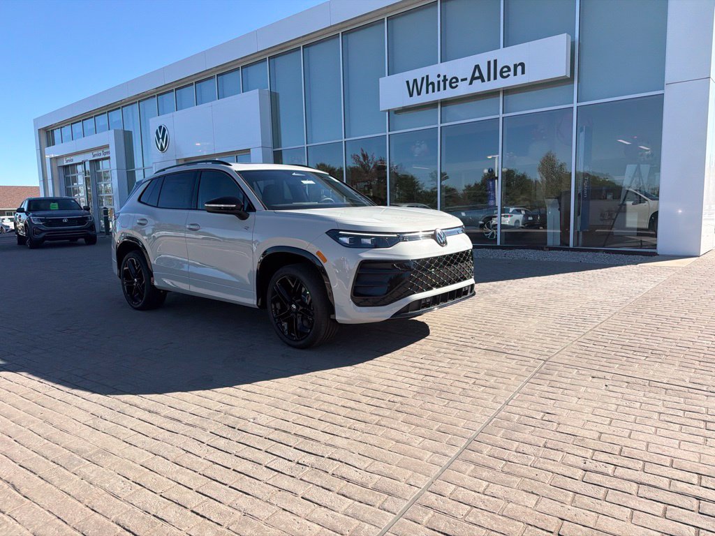 New 2026 Volkswagen Tiguan SE R-Line AWD/4WD image 2