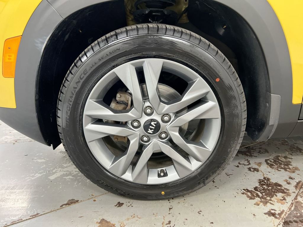 Used 2021 Kia Seltos S FWD image 26