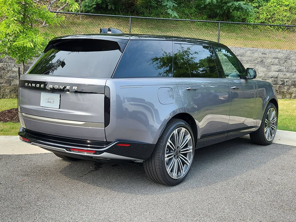 New 2026 Land Rover Range Rover Long Wheelbase SE AWD/4WD image 2