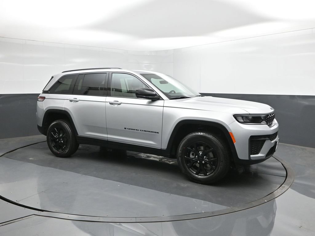 New 2026 Jeep Grand Cherokee Altitude image 17