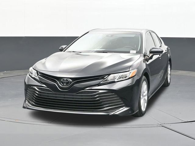 Used 2020 Toyota Camry LE image 2