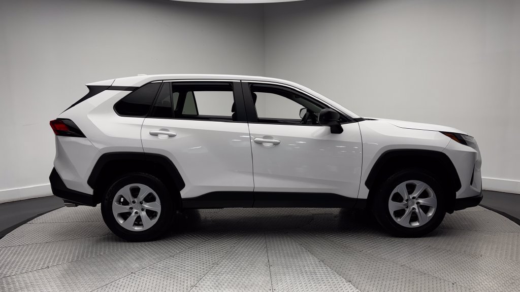 Used 2025 Toyota RAV4 LE AWD/4WD image 39