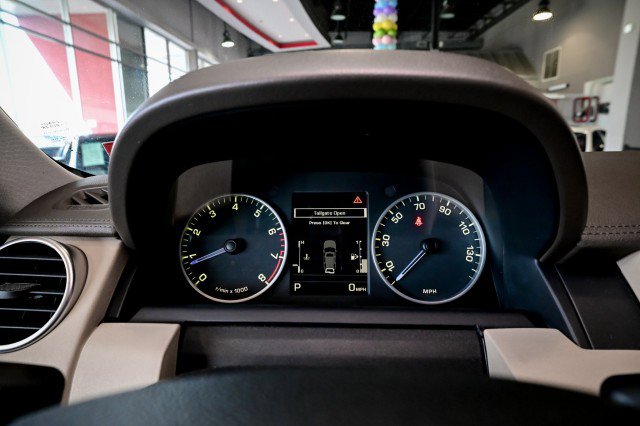 Used 2016 Land Rover LR4 HSE Silver Edition AWD/4WD image 31