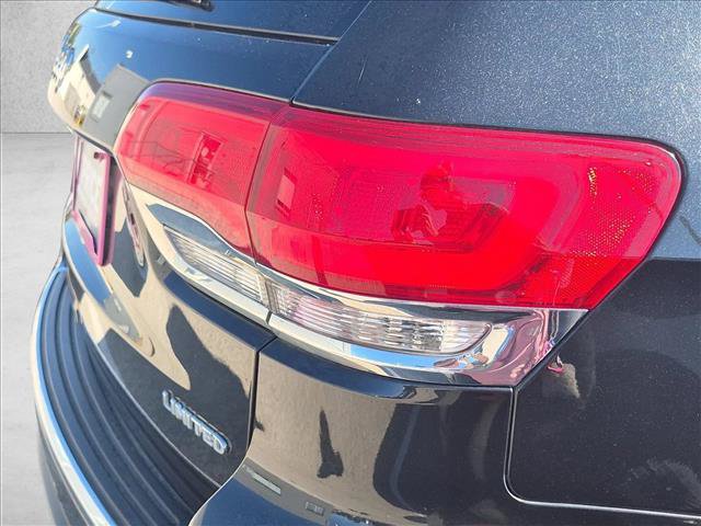 Used 2016 Jeep Grand Cherokee Limited AWD/4WD image 12