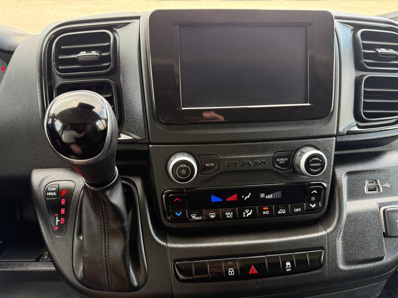 Used 2025 RAM ProMaster 2500 w/ Convenience Group FWD image 35