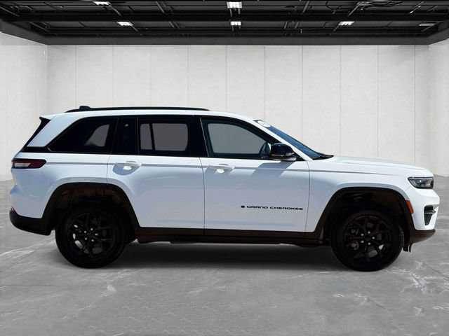 Certified 2024 Jeep Grand Cherokee Altitude AWD/4WD image 4