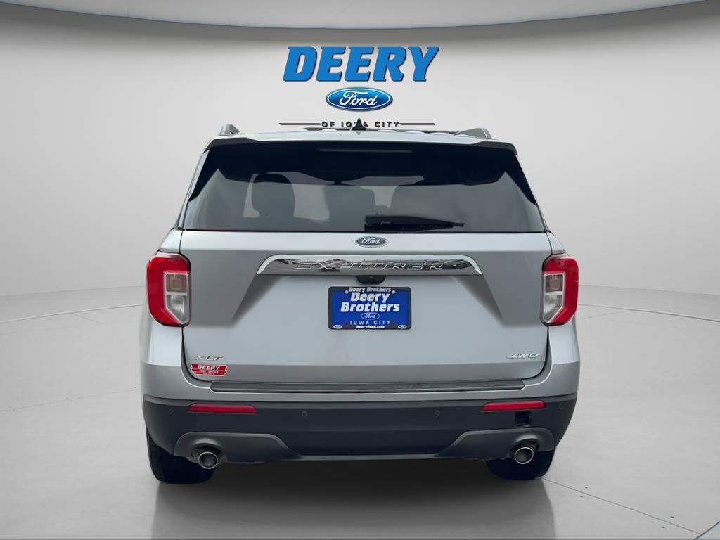 Used 2022 Ford Explorer XLT w/ Equipment Group 202A image 4