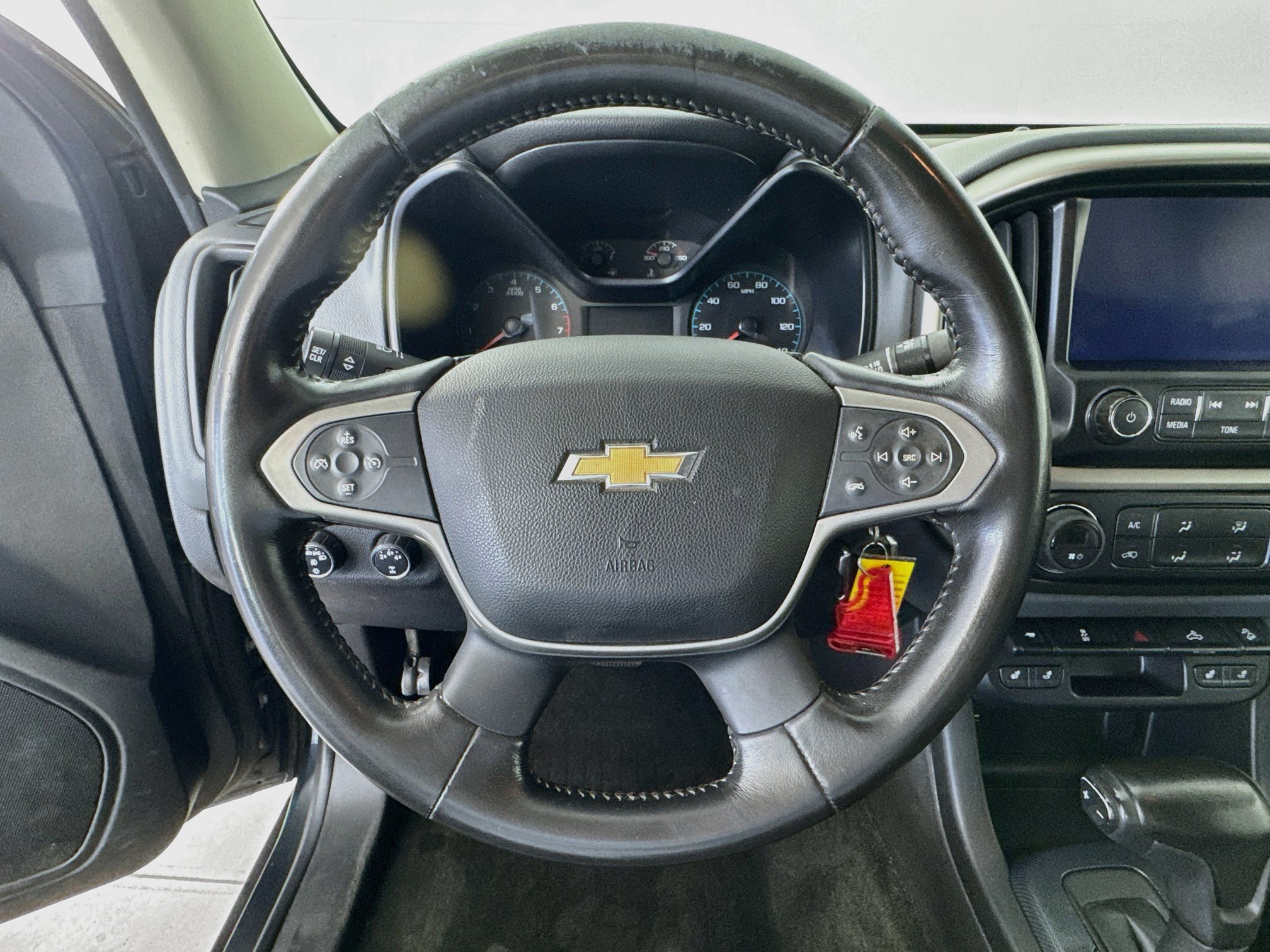 Used 2015 Chevrolet Colorado Z71 AWD/4WD image 11
