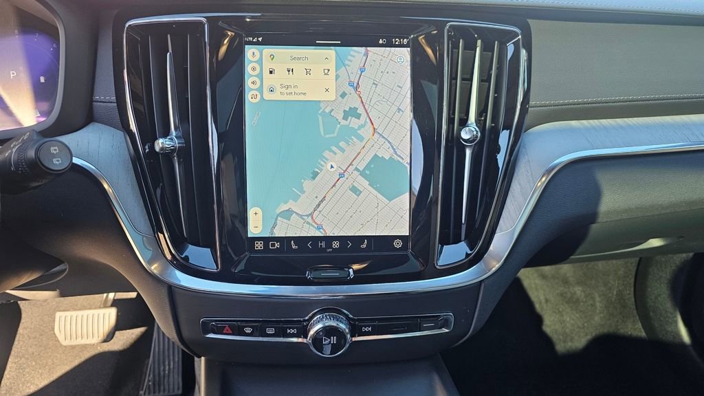 Certified 2024 Volvo V60 B5 Cross Country Ultimate image 24