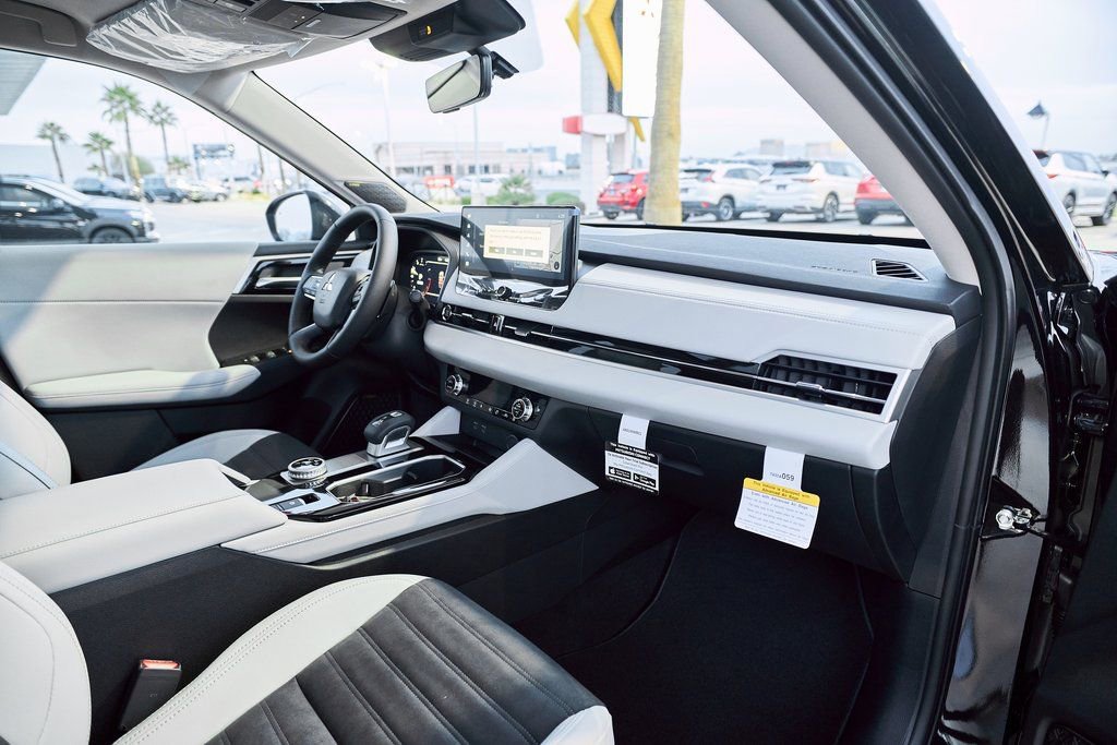 New 2026 Mitsubishi Outlander SE FWD image 25