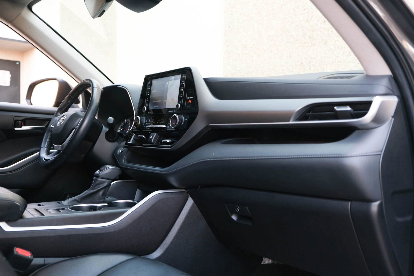 Used 2022 Toyota Highlander XLE image 33