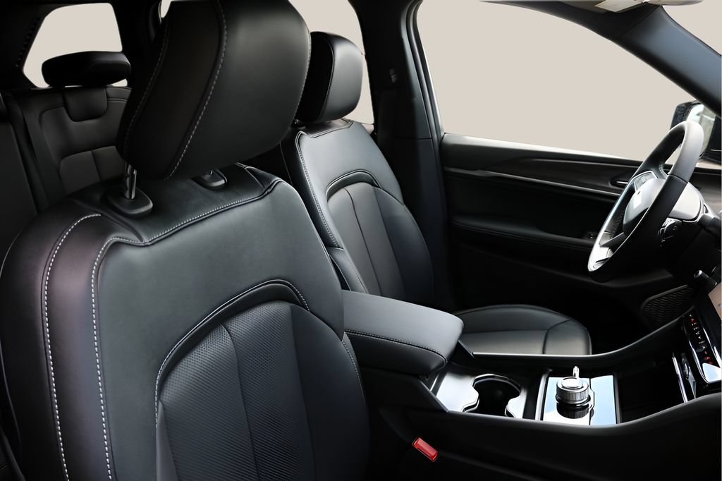 New 2027 Jeep Grand Cherokee Limited AWD/4WD image 21
