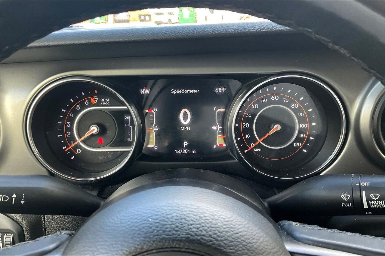 Used 2021 Jeep Gladiator Willys image 11