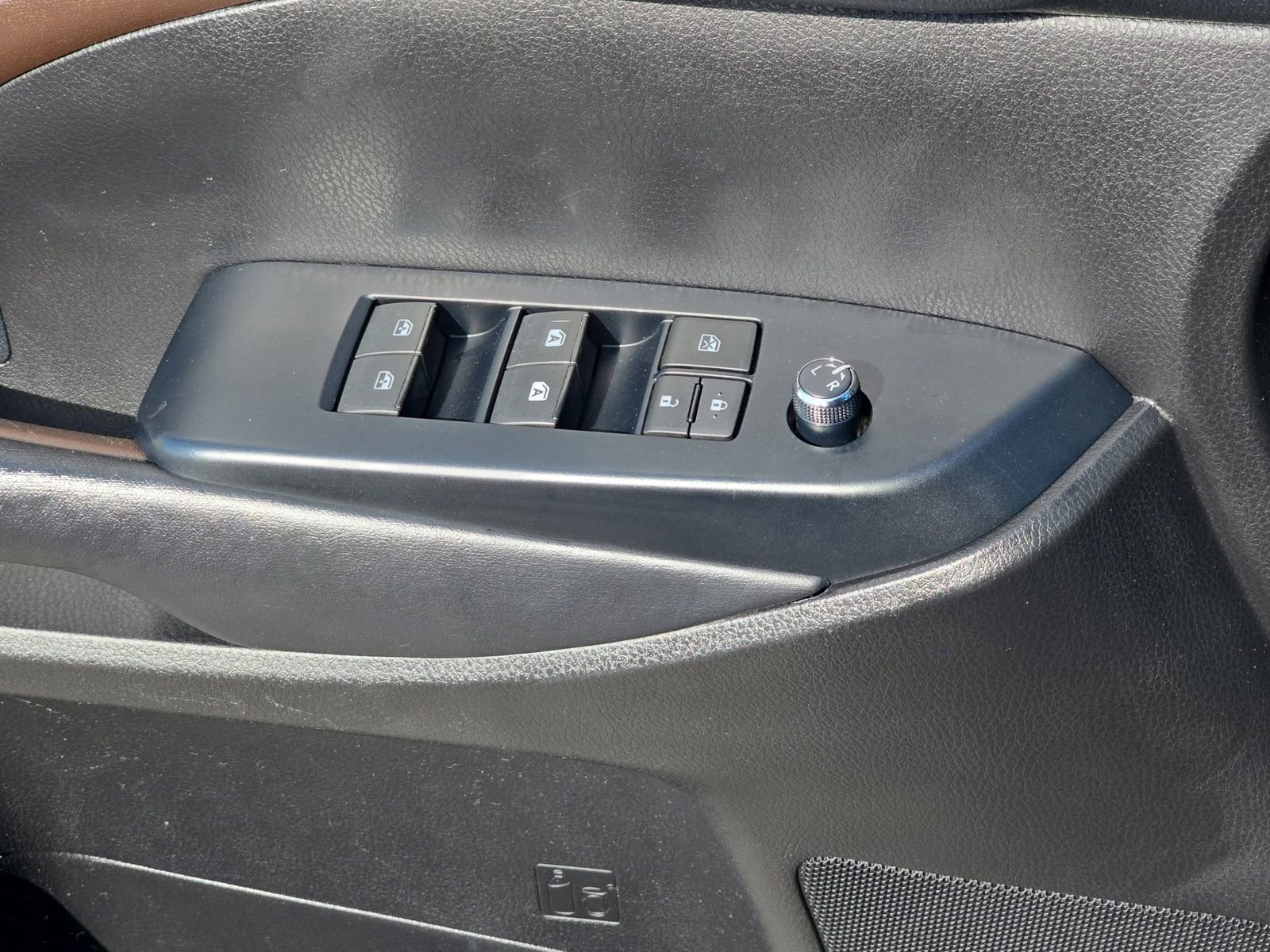 Used 2018 Toyota Highlander XLE image 35