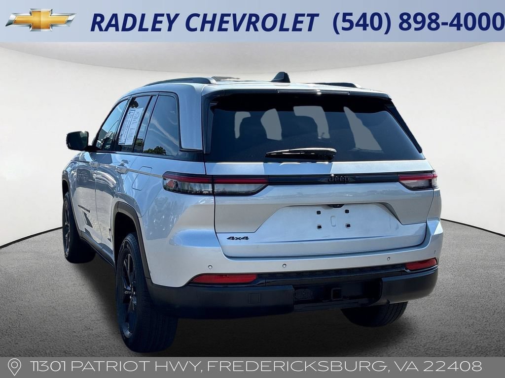 Used 2024 Jeep Grand Cherokee Altitude AWD/4WD image 18