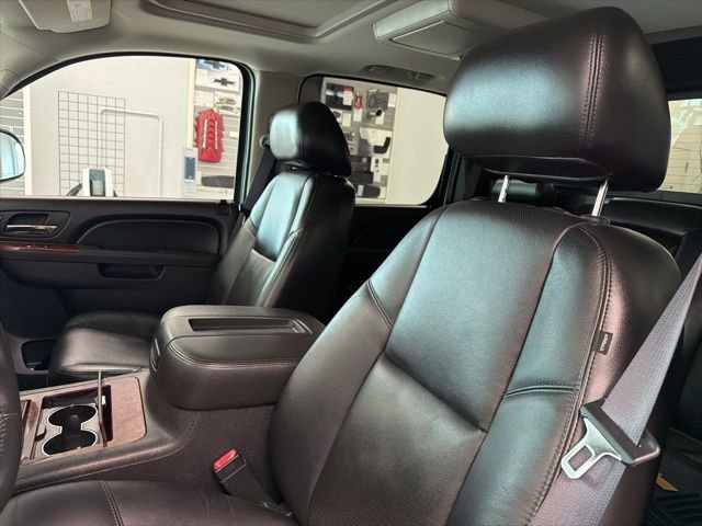 Used 2011 Chevrolet Avalanche LTZ image 15