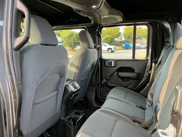 Used 2024 Jeep Gladiator Sport AWD/4WD image 25