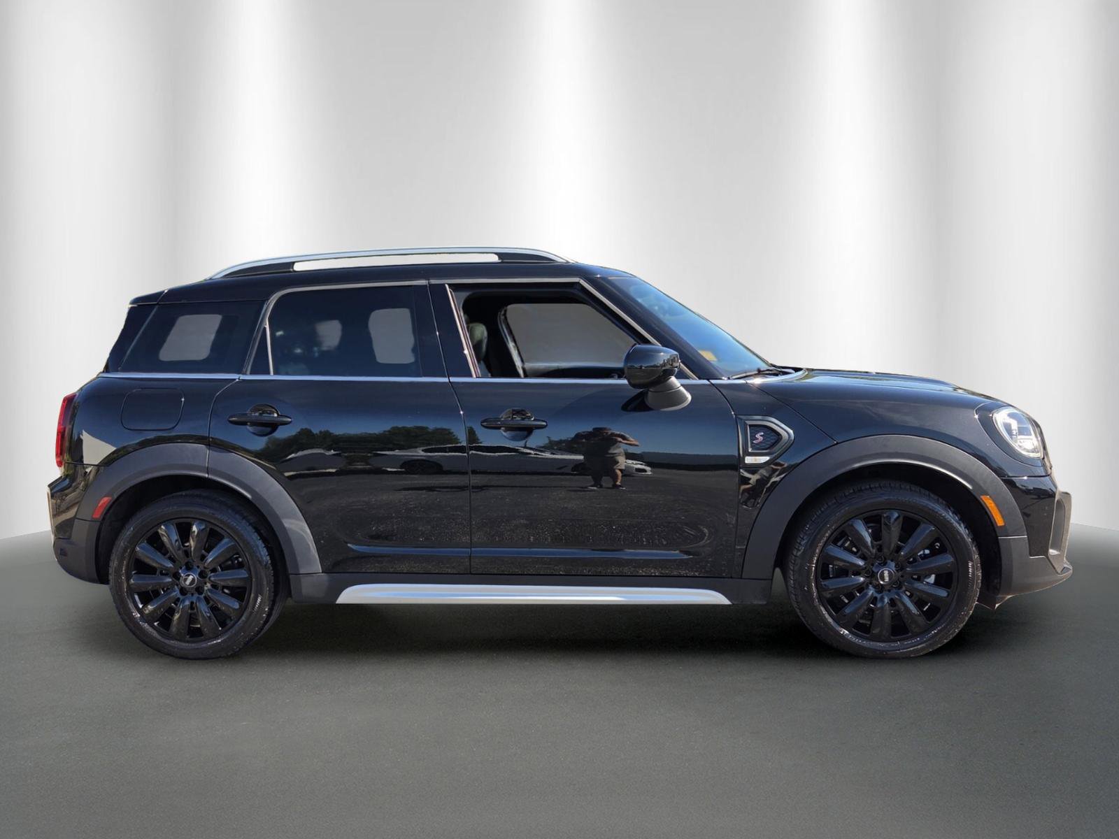 Certified 2024 MINI Cooper Countryman S FWD image 8