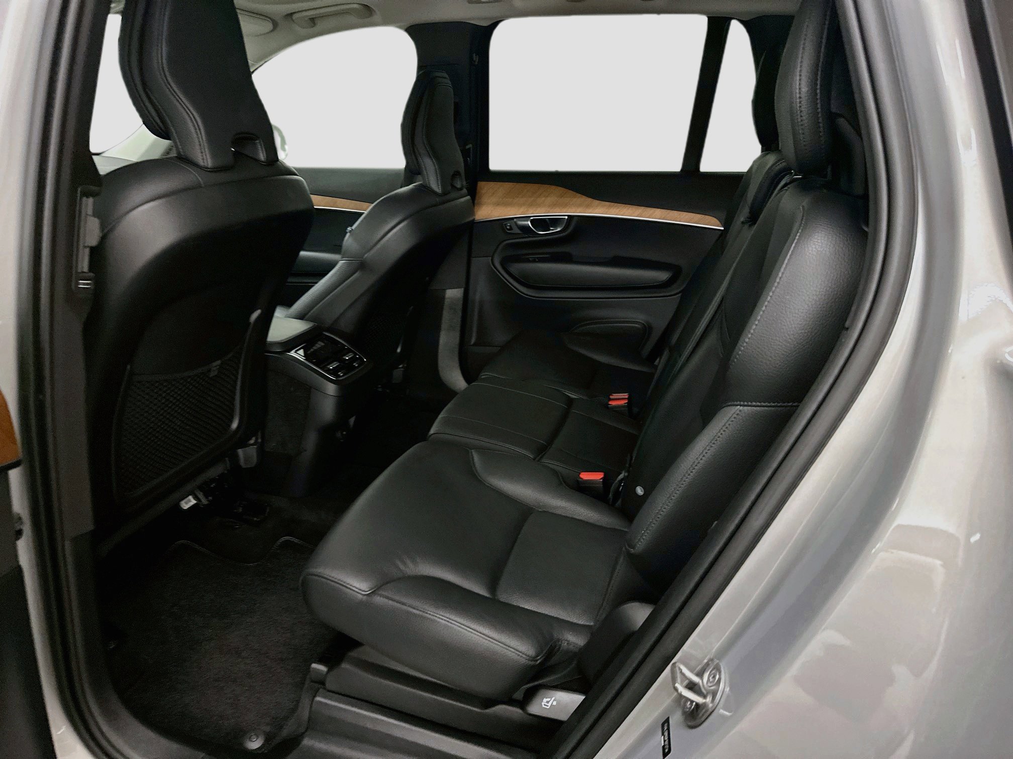 Used 2023 Volvo XC90 B5 Plus AWD/4WD image 30