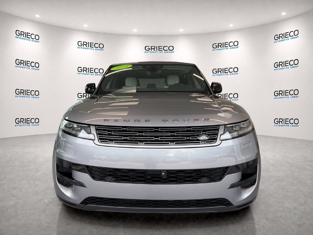 Used 2024 Land Rover Range Rover Sport SE AWD/4WD image 2