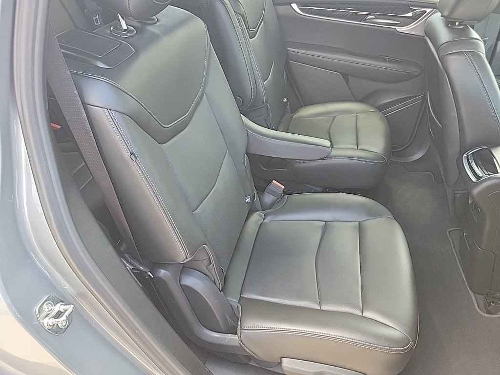 Used 2025 Cadillac XT6 Premium Luxury FWD image 39