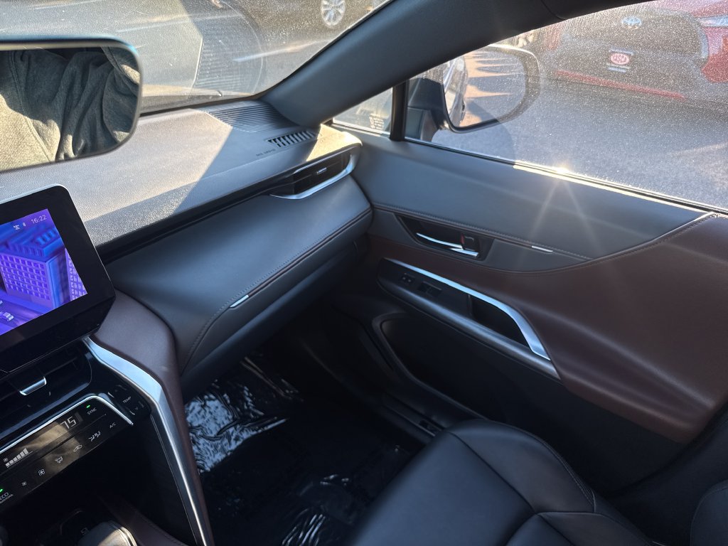 Used 2023 Toyota Venza XLE AWD/4WD image 30