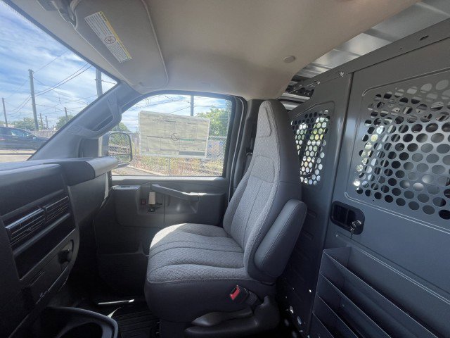 New 2024 Chevrolet Express 3500 image 22
