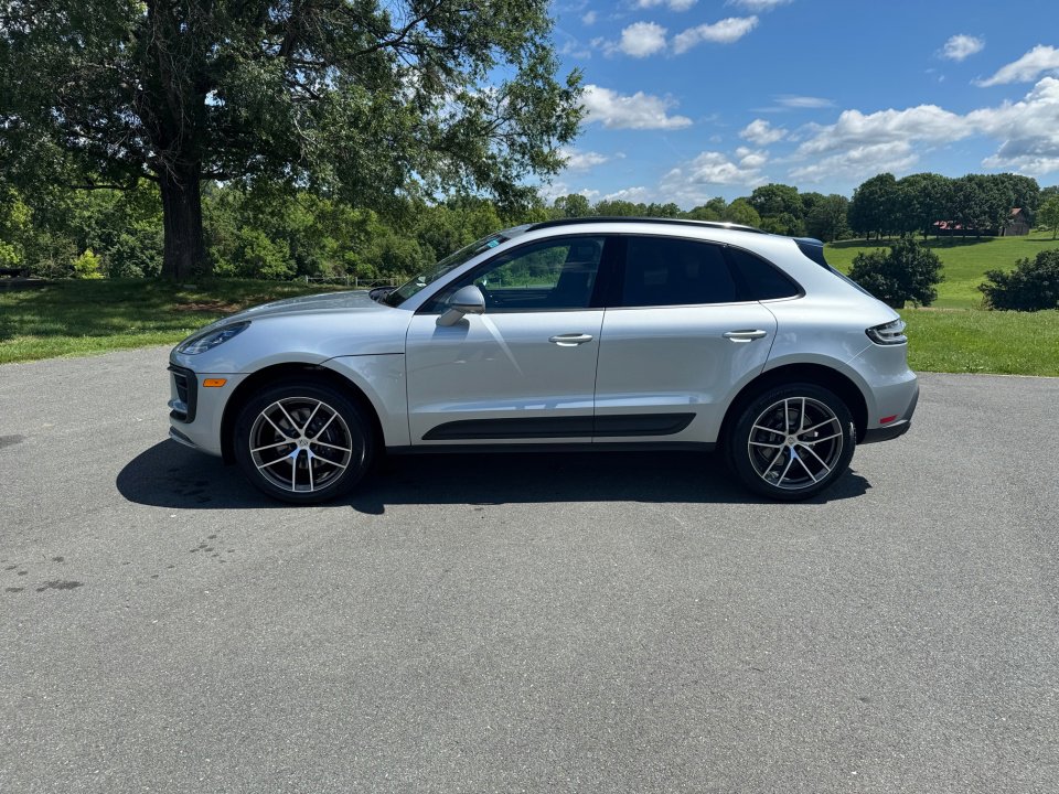 New 2025 Porsche Macan image 2
