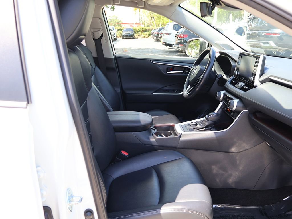 Used 2019 Toyota RAV4 Limited w/ Advanced Technology Package AWD/4WD image 28