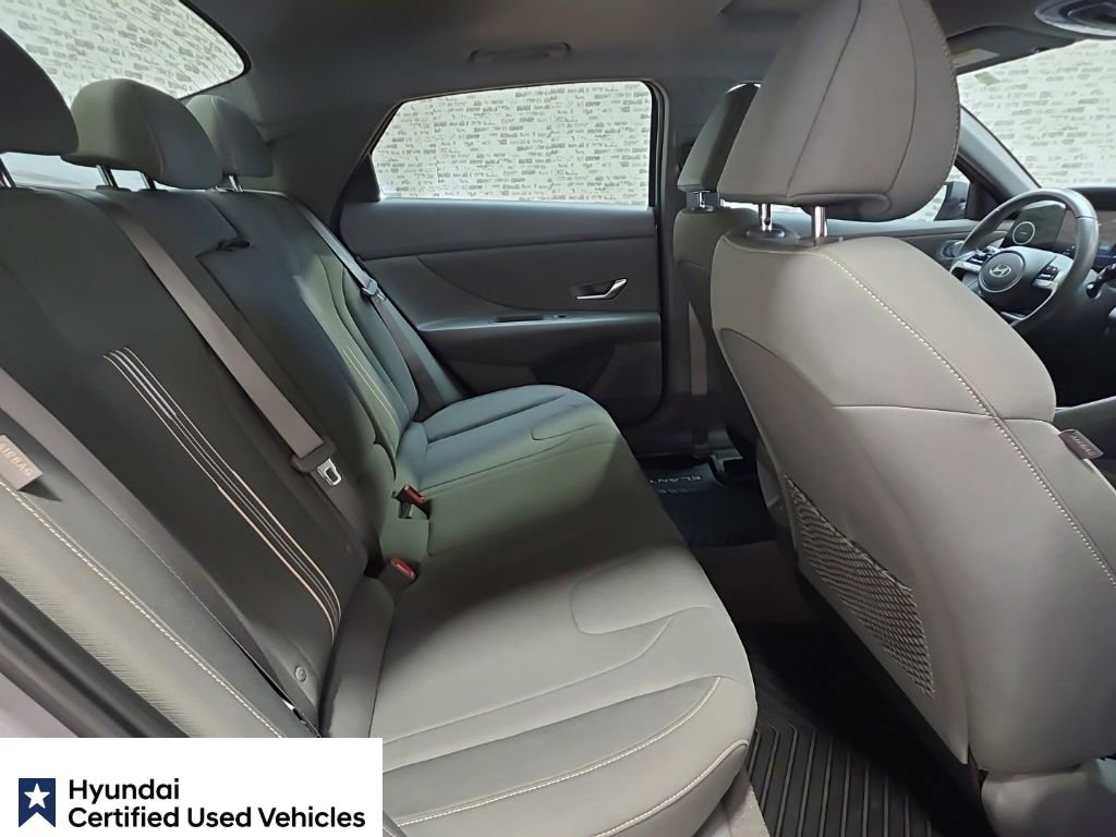 Used 2025 Hyundai Elantra SEL FWD image 13