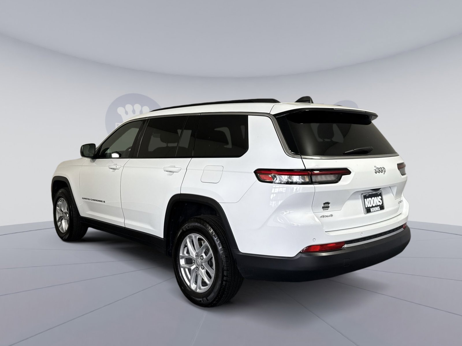 Used 2025 Jeep Grand Cherokee L Laredo w/ Luxury Tech Group I AWD/4WD image 4