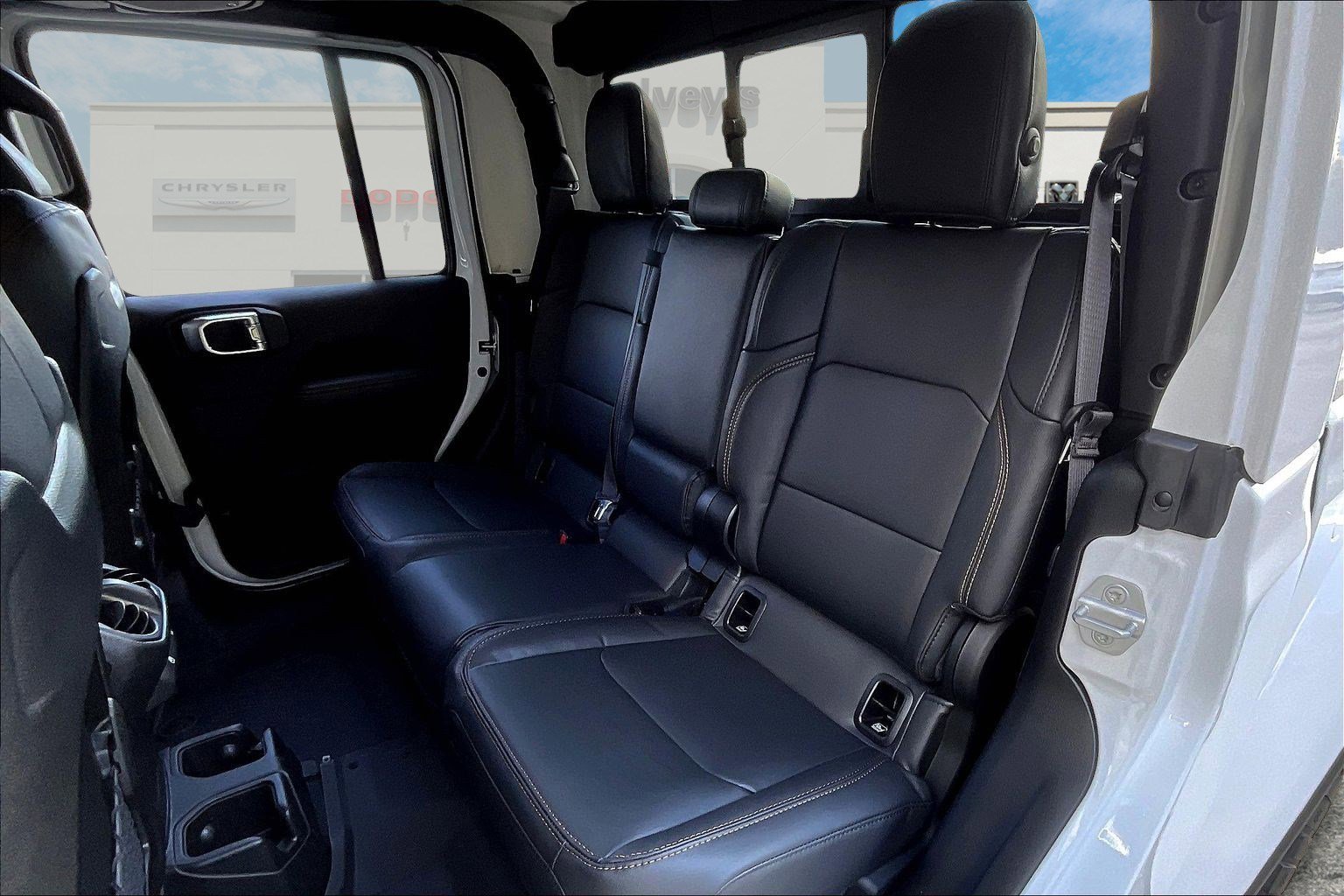 New 2025 Jeep Gladiator Sport image 10