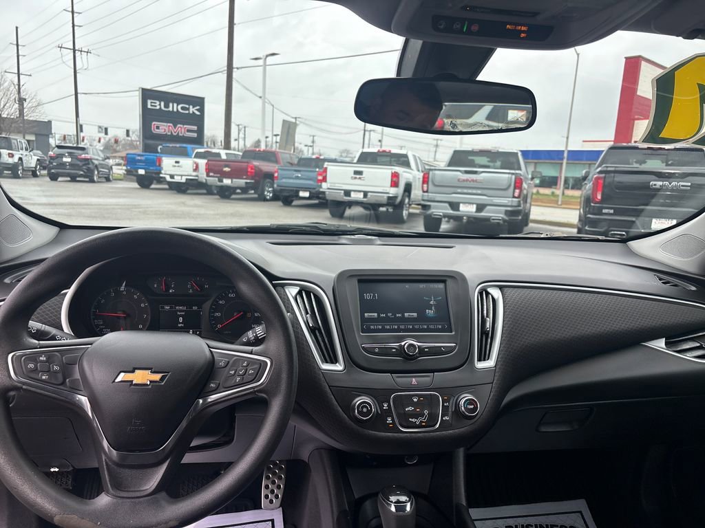 Used 2017 Chevrolet Malibu LS image 17