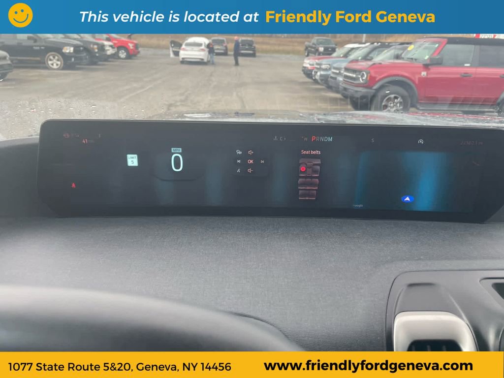 Used 2025 Ford Expedition Active AWD/4WD image 18