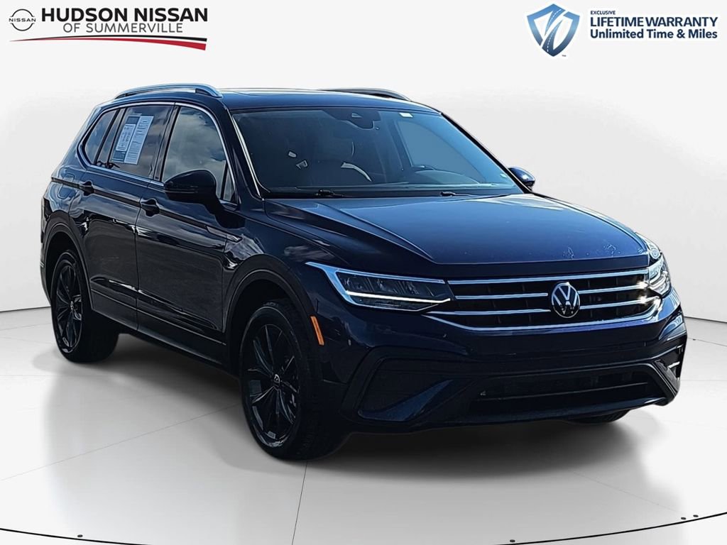 Used 2024 Volkswagen Tiguan SE image 1