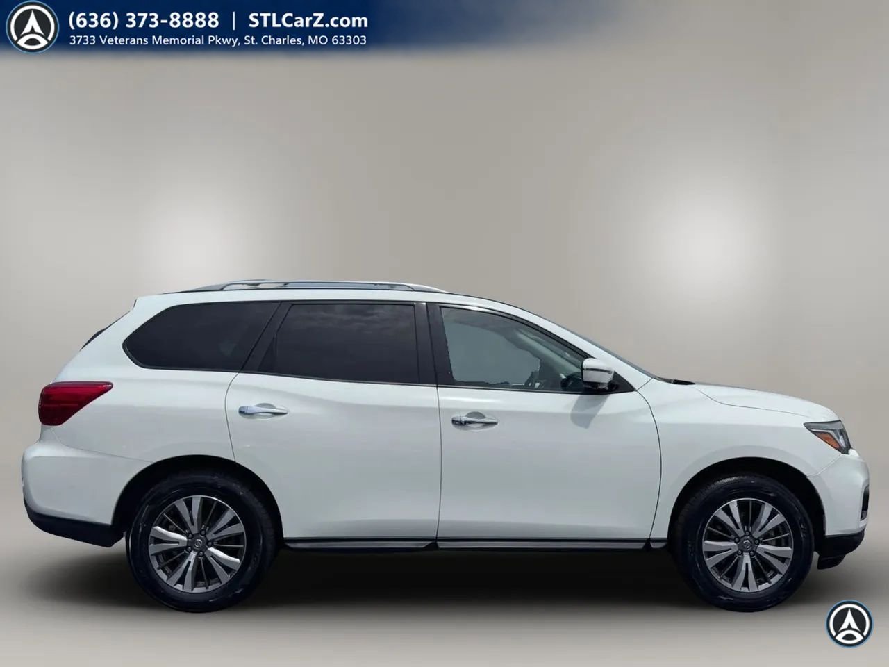 Used 2020 Nissan Pathfinder SL AWD/4WD image 2
