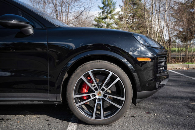 Used 2024 Porsche Cayenne S AWD/4WD image 11