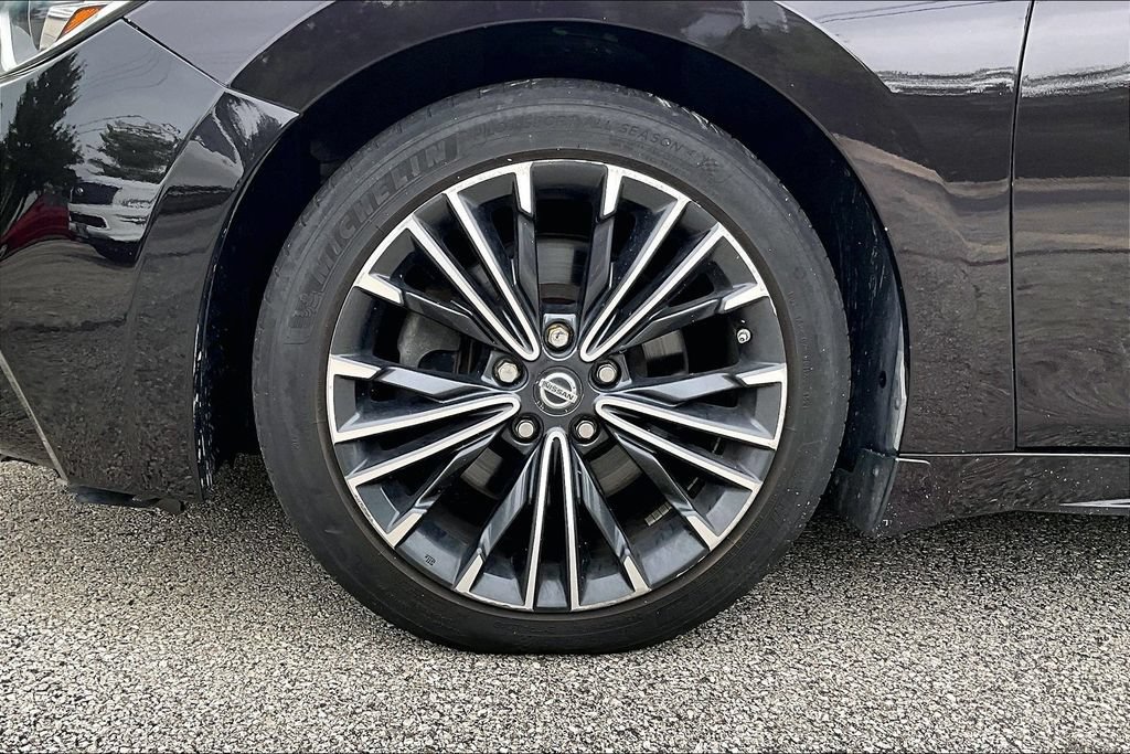 Used 2016 Nissan Maxima Platinum FWD image 10
