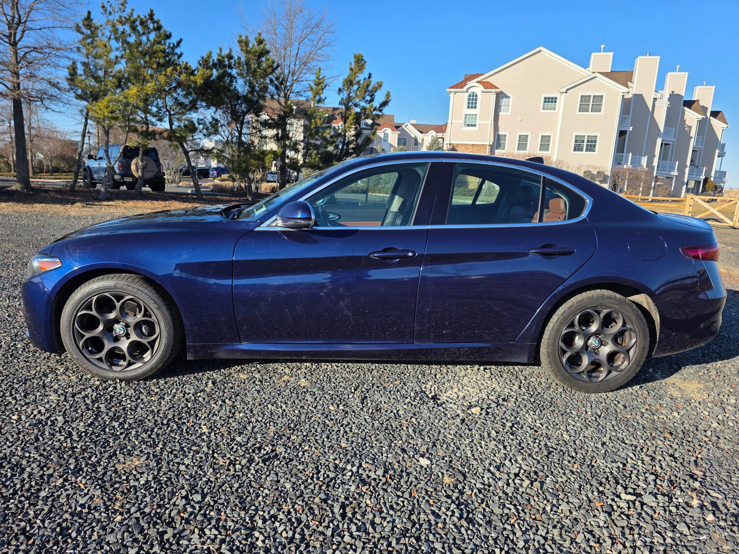 Used 2017 Alfa Romeo Giulia AWD image 3