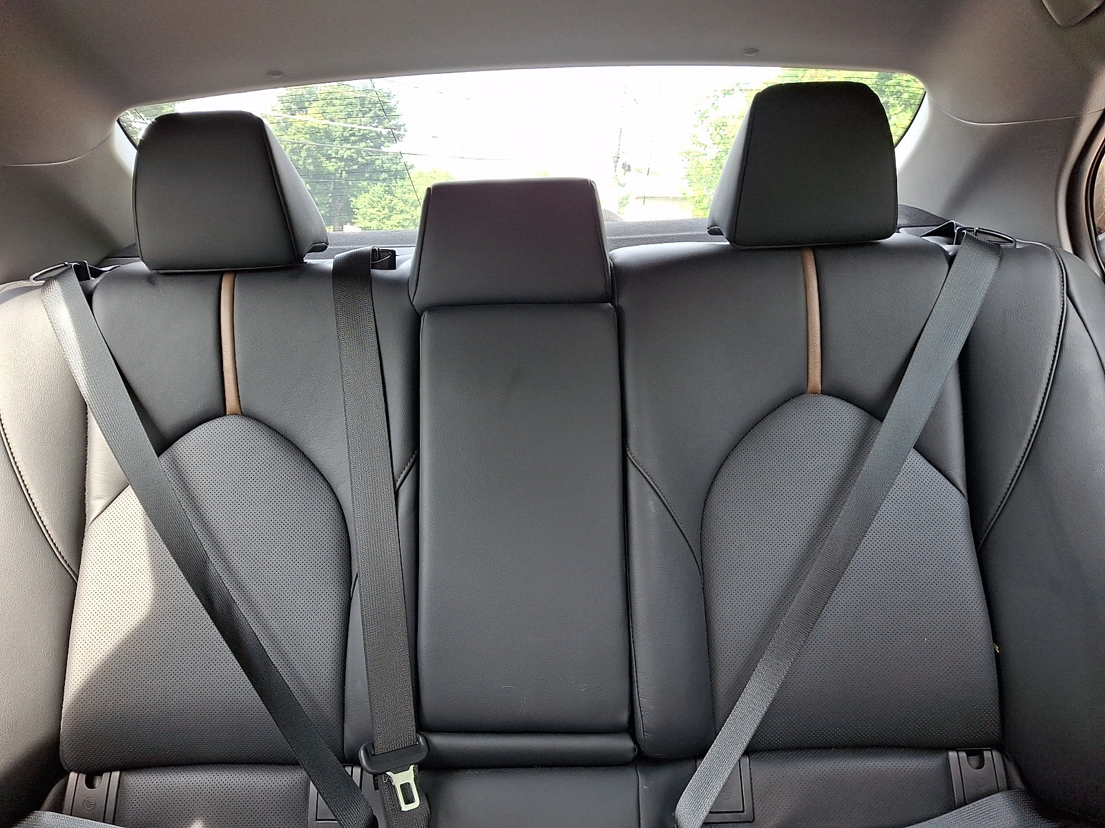 Used 2020 Toyota Camry XLE FWD image 19