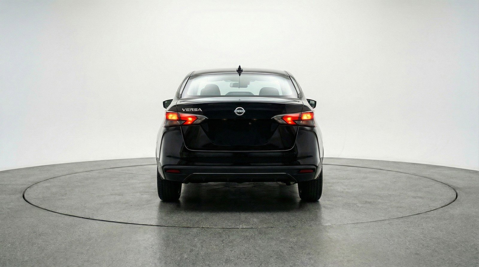 Used 2025 Nissan Versa SV FWD image 7