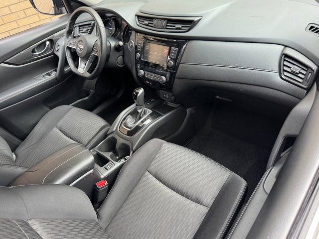 Used 2019 Nissan Rogue SV w/ Premium Package FWD image 11