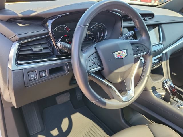 Certified 2025 Cadillac XT6 Luxury AWD/4WD image 10