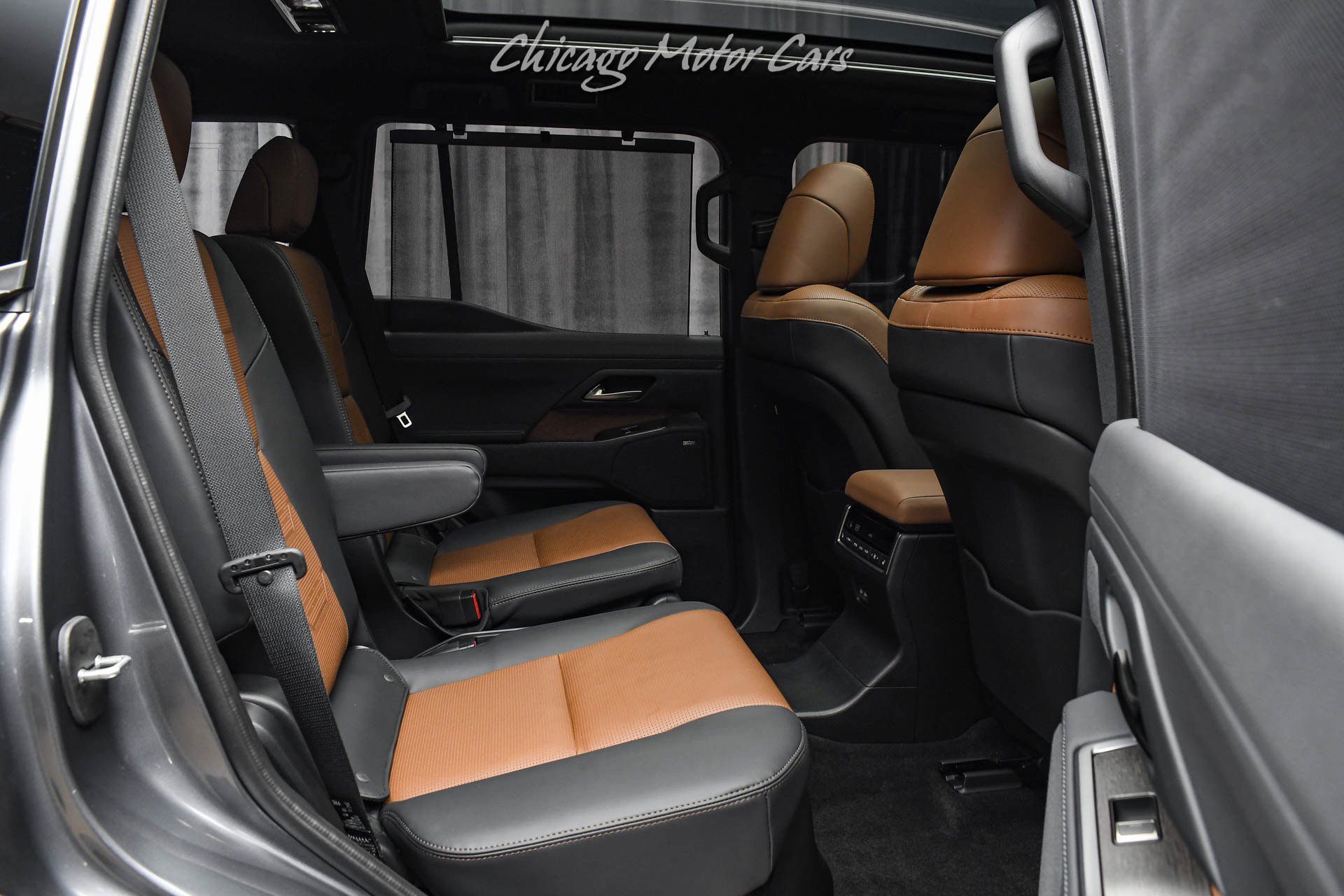 Used 2025 Lexus GX 550 w/ Cold Area Package AWD/4WD image 32