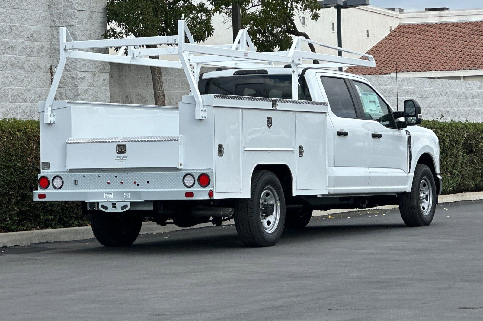 New 2026 Ford F350 XL w/ XL Chrome Package image 4
