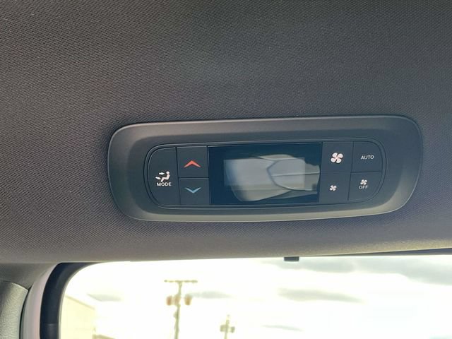 New 2027 Chrysler Pacifica Select FWD image 16